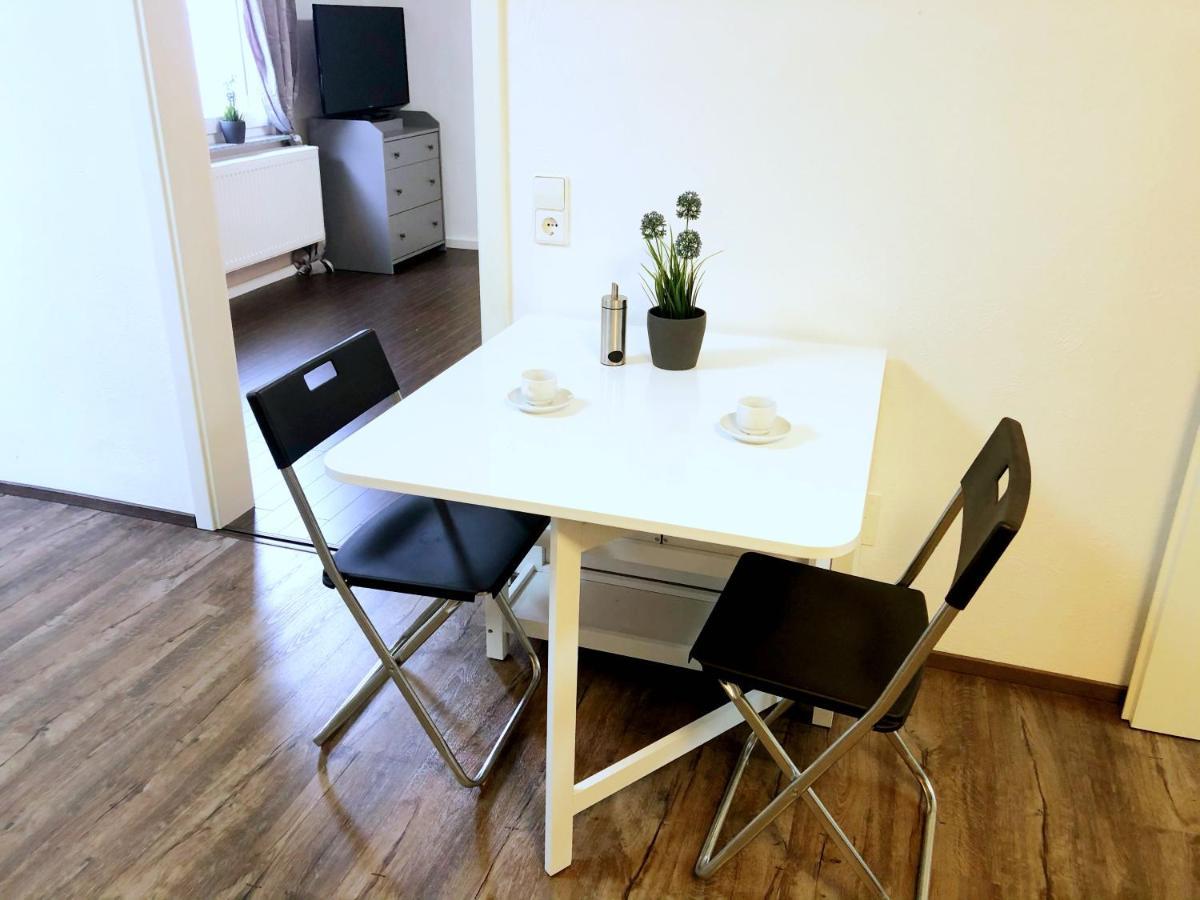 Lisas Gaestehaus Neckartenzlingen エクステリア 写真
